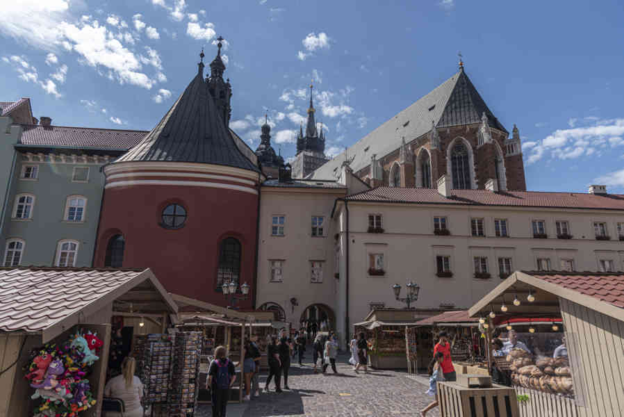 Polonia - Cracovia 040 - pequeño mercado.jpg